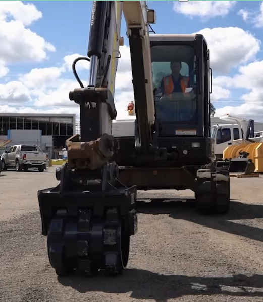 Excavator Compaction Wheel Image